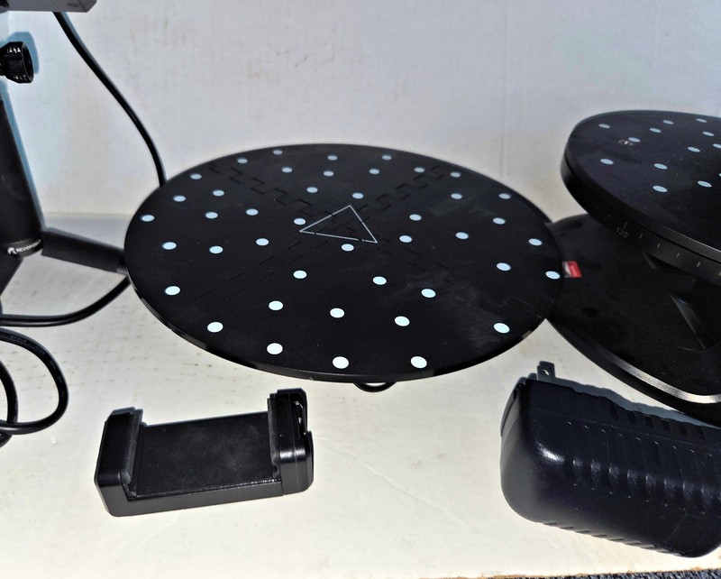 RevoPoint Mini 3D Scanner, Dual Axis Turn table, Barely used gallery