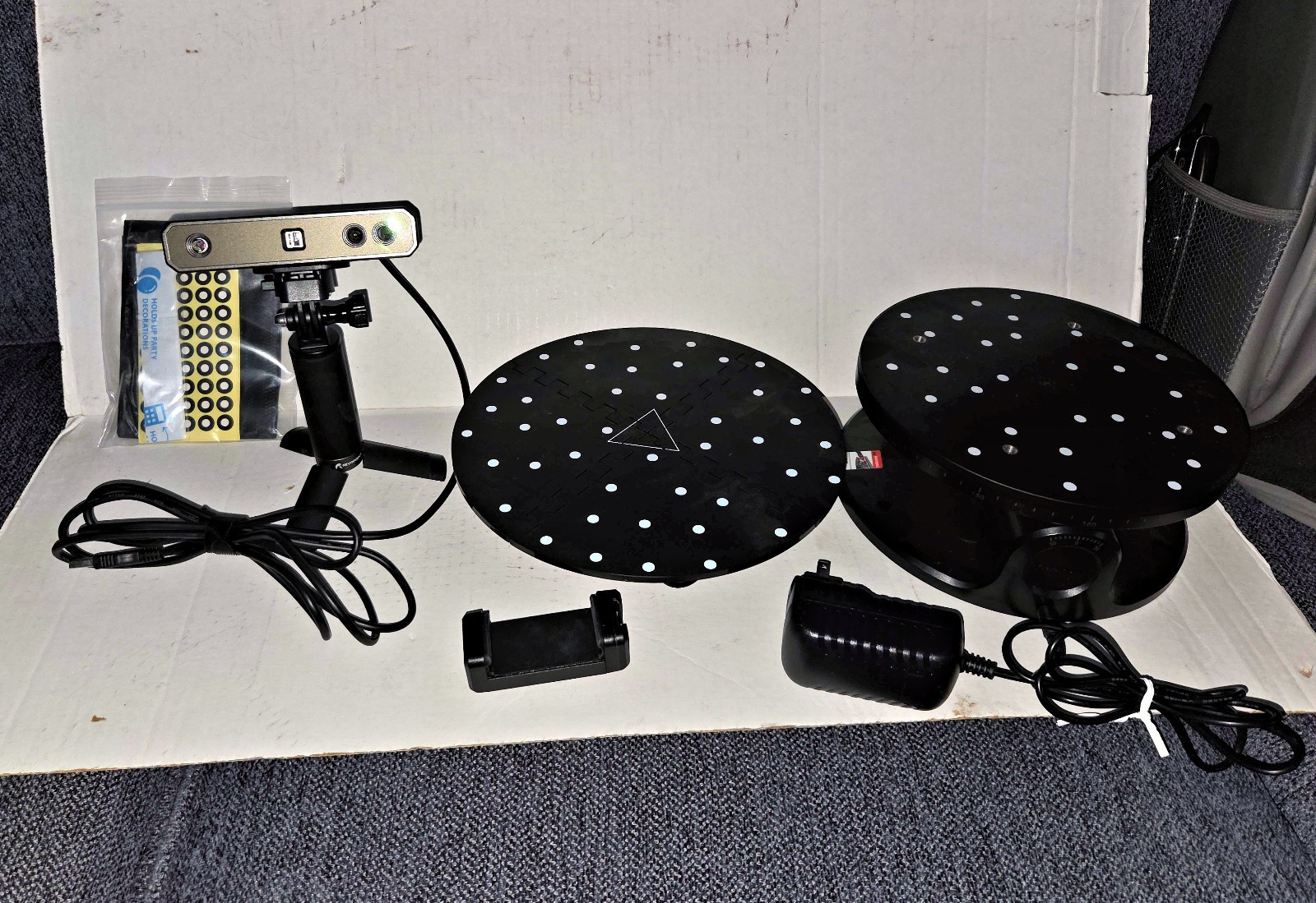 RevoPoint Mini 3D Scanner, Dual Axis Turn table, Barely used gallery
