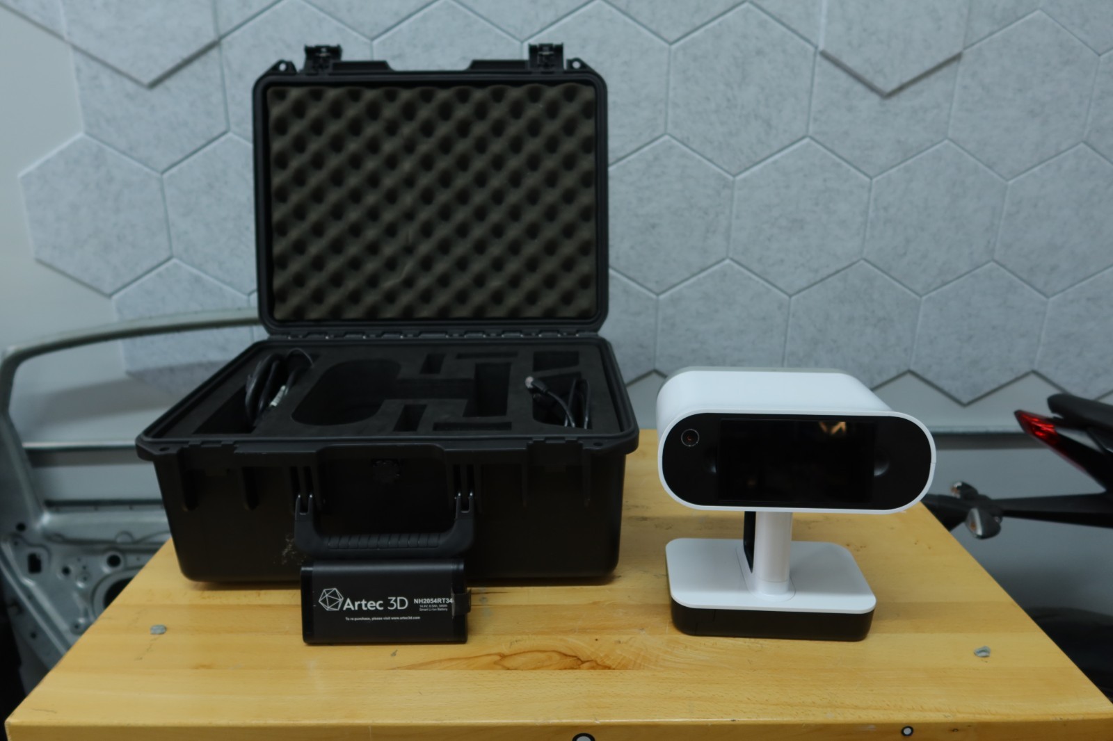 Artec Leo Scanner – Laser Scanner - Great Condition gallery