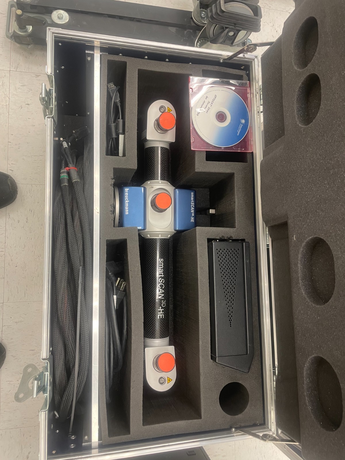 Breuckmann smartSCAN-HE 4MP Structured Light 3D Scanner gallery