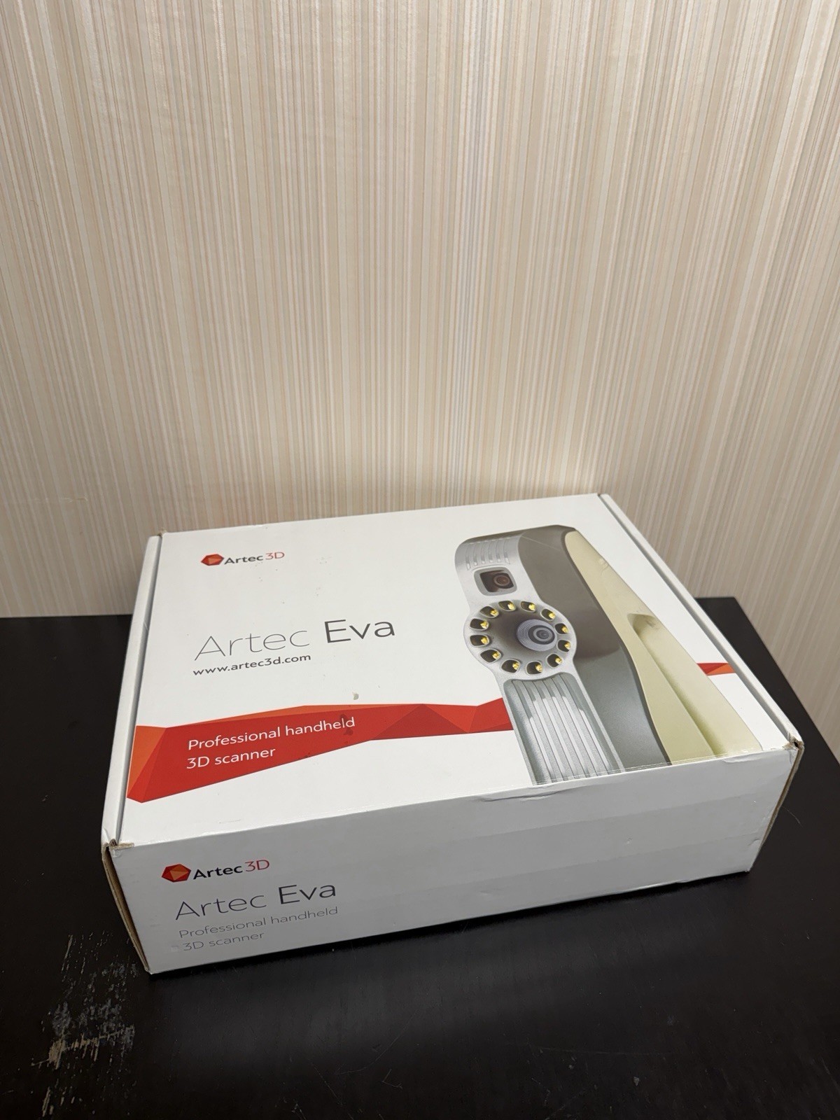 Artec Eva Lite Professional Handheld 3D Scanner Device - Open Box gallery