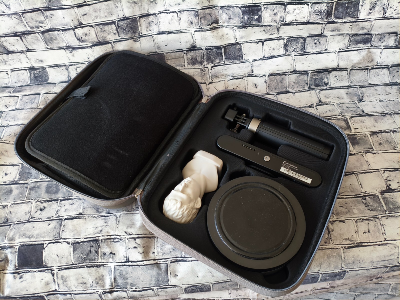 Revopoint POP 2 Premium 3D Scanner Kit gallery