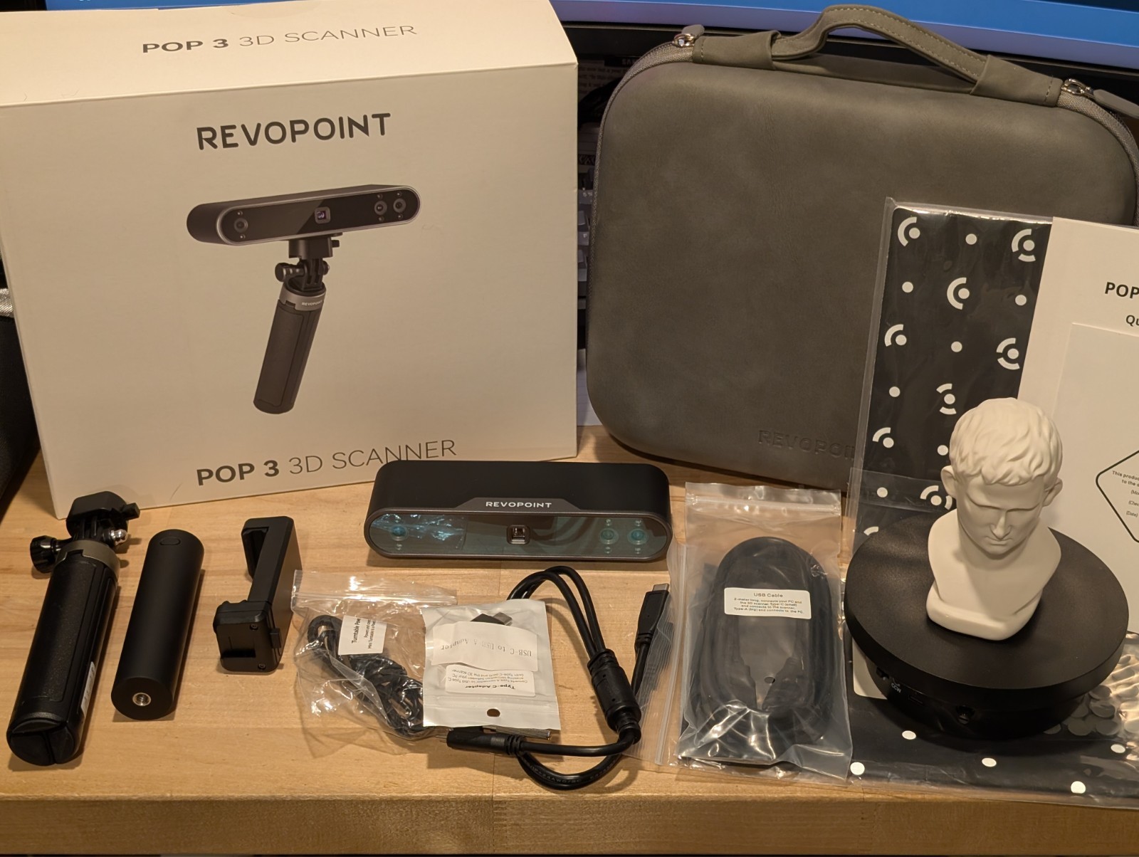 Revopoint POP 3 3D Scanner - Full Kit - Turntable Grip Tripod Case - Low Usage gallery