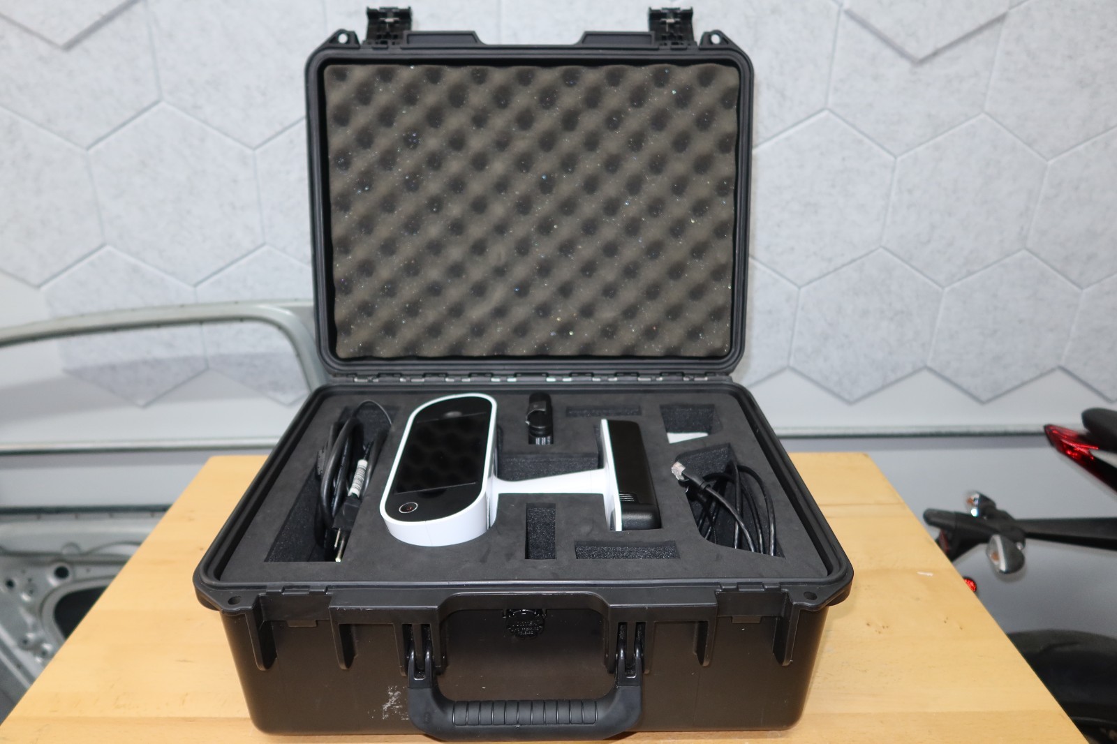 Artec Leo Scanner – Laser Scanner - Great Condition gallery