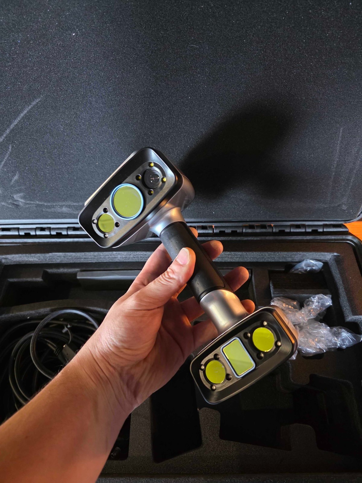 Einscan HX 3D Scanner with Hard Case Gre gallery