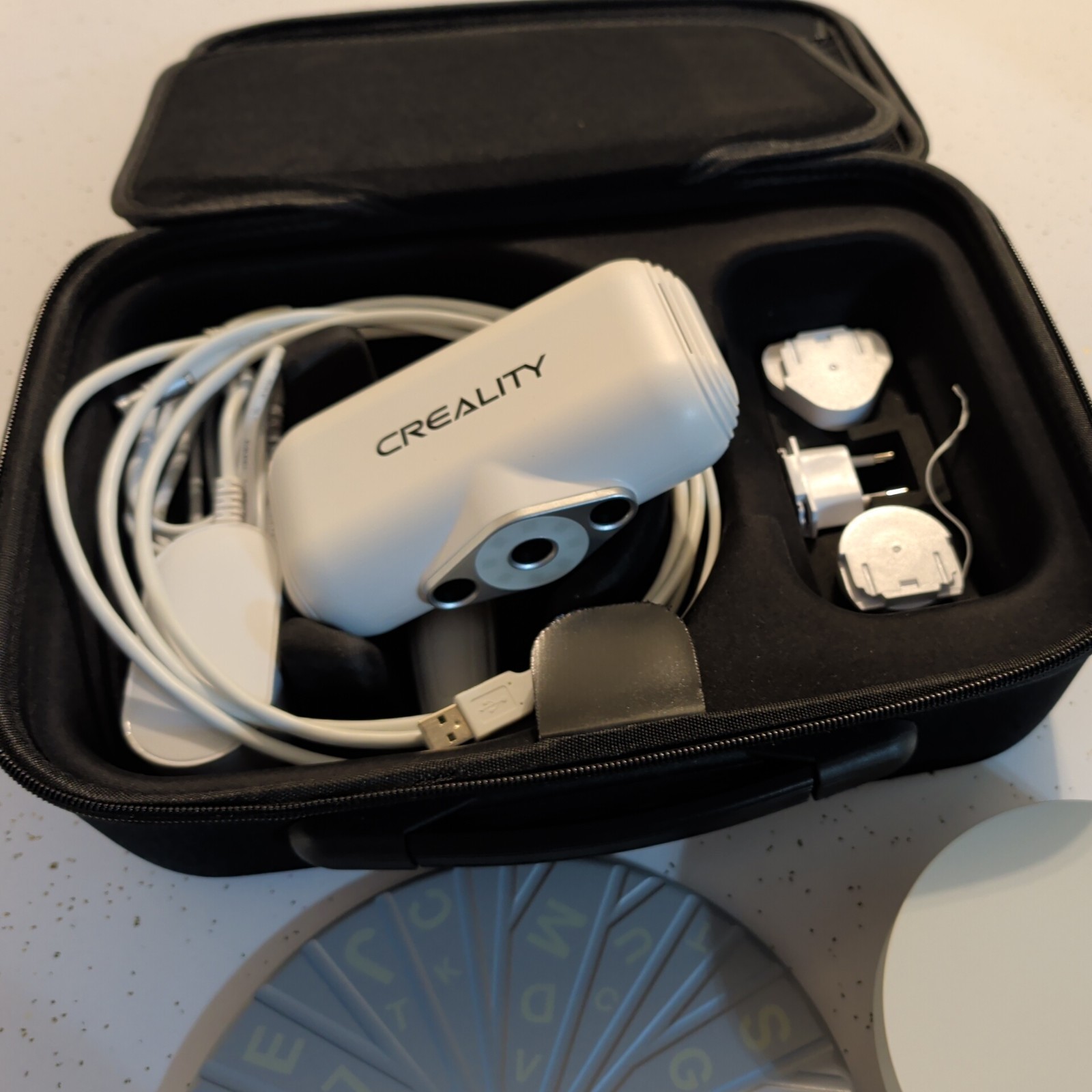 Creality CR-Scan Lizard Kit 3D Scanner with Travel Case International Charger gallery