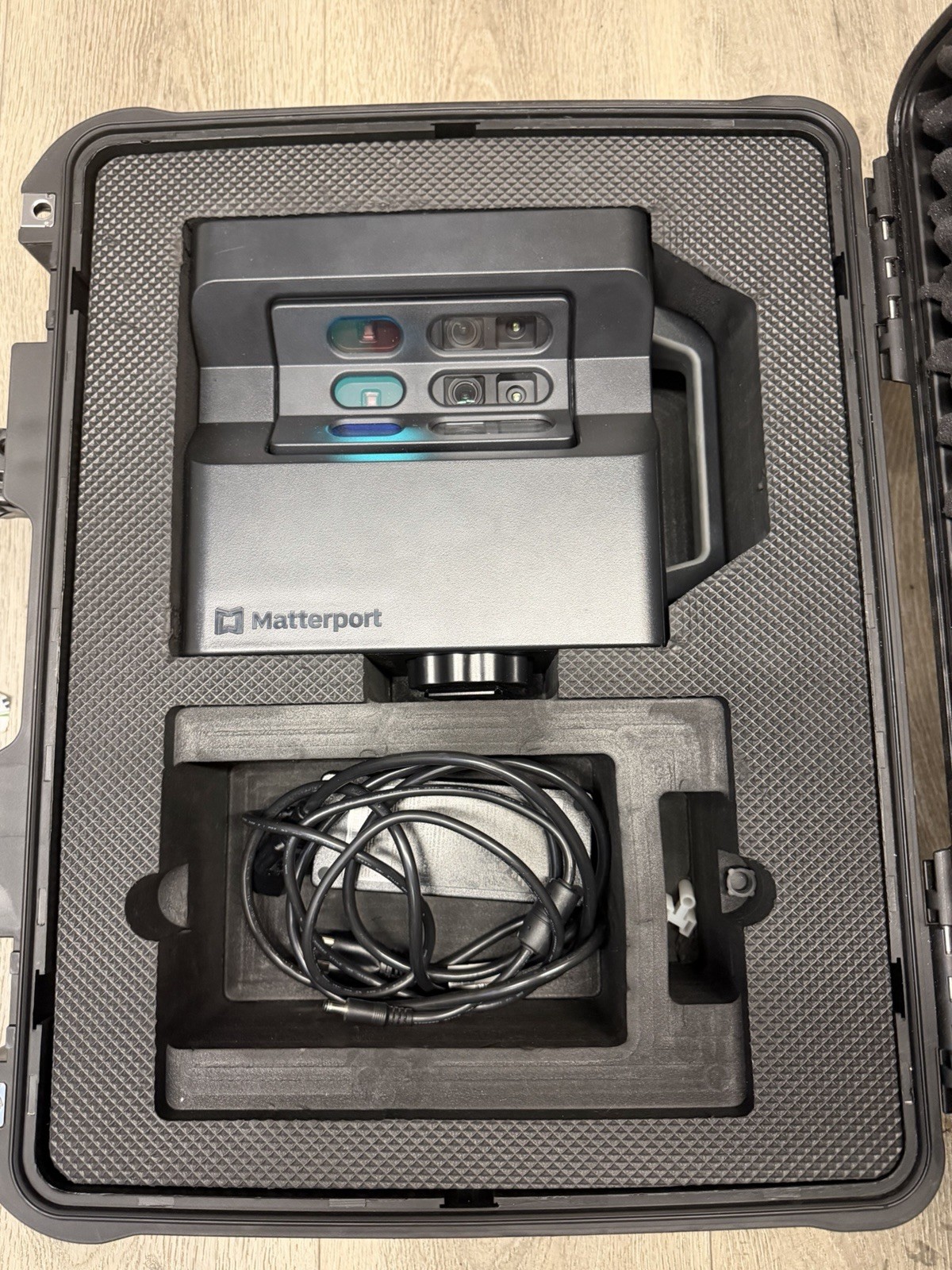 Matterport MC250 3D Scanner Structured Light with Carrying Case gallery