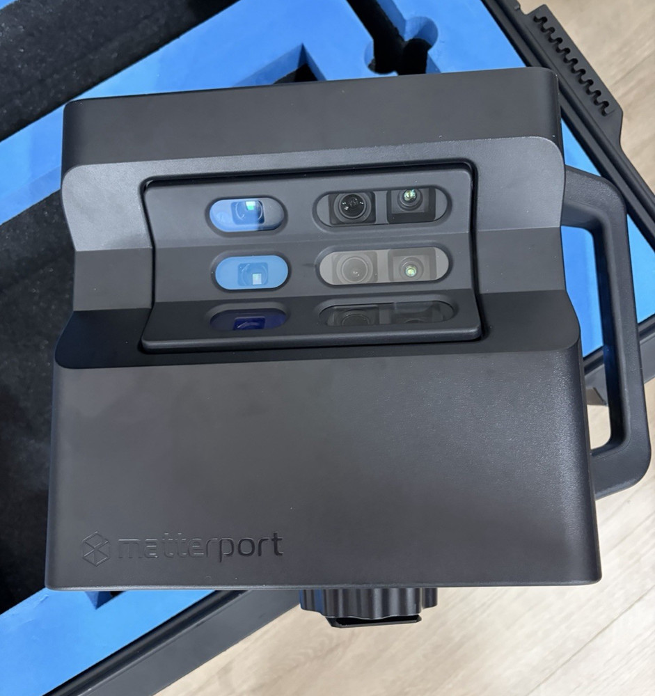 Matterport Pro2 MP200 3D Camera Scanner Structured Light Wi-Fi w/ Hard Case