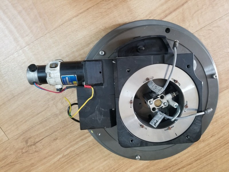 LARGE 31cm TURNTABLE with vacumm table gallery