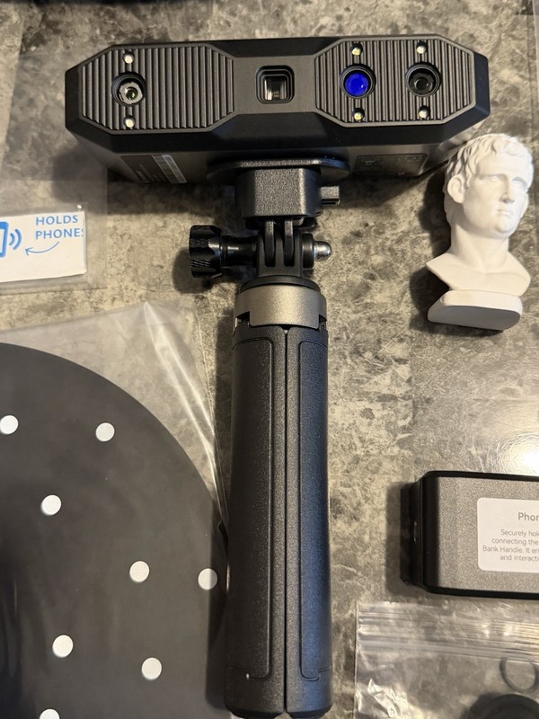Revopoint MINI 2 Handheld 3D Scanner Kit Advanced Edition gallery