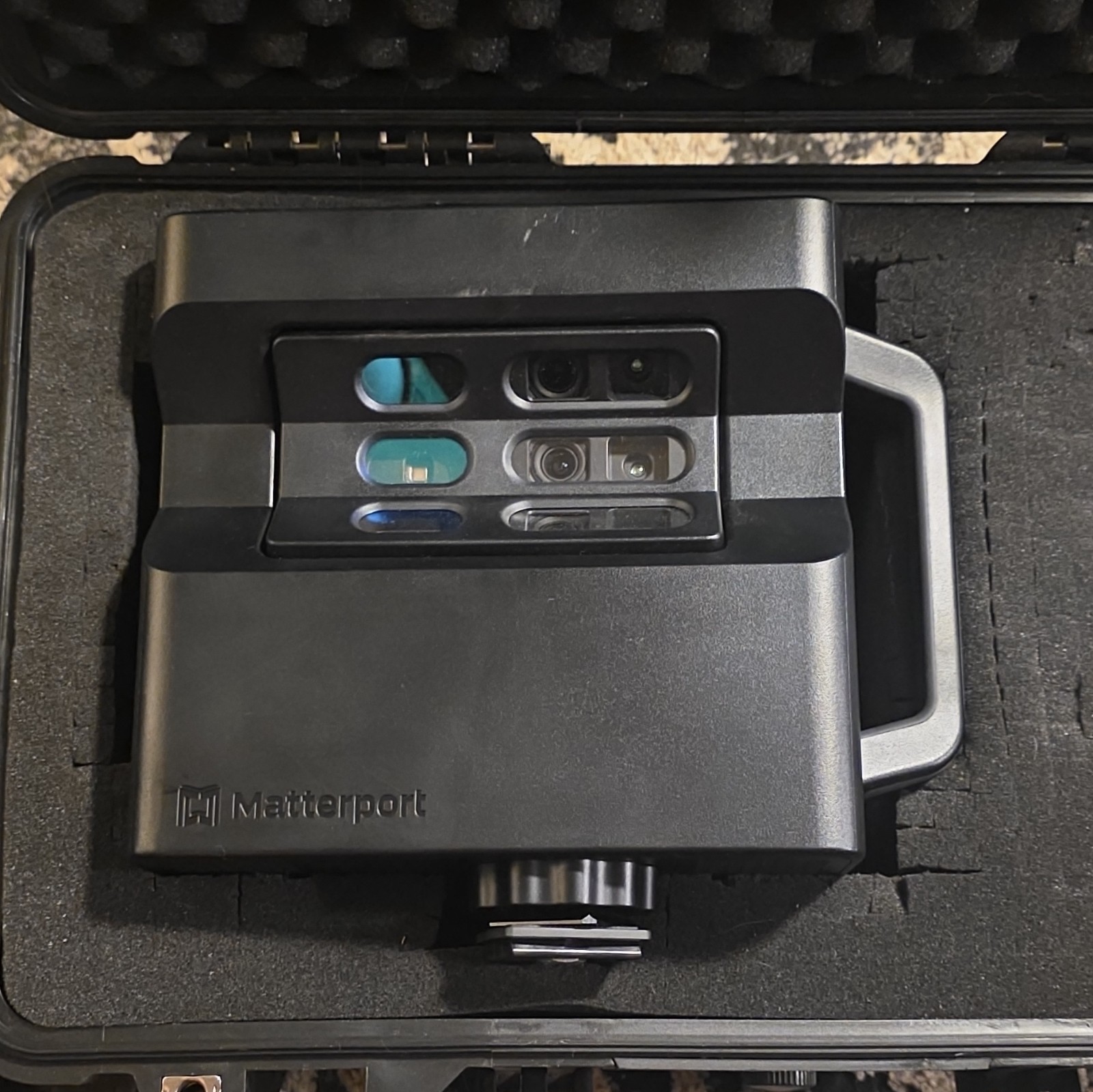 Matterport Pro2 Handheld Structured Light 3D Camera Scanner w/ Hard Case gallery