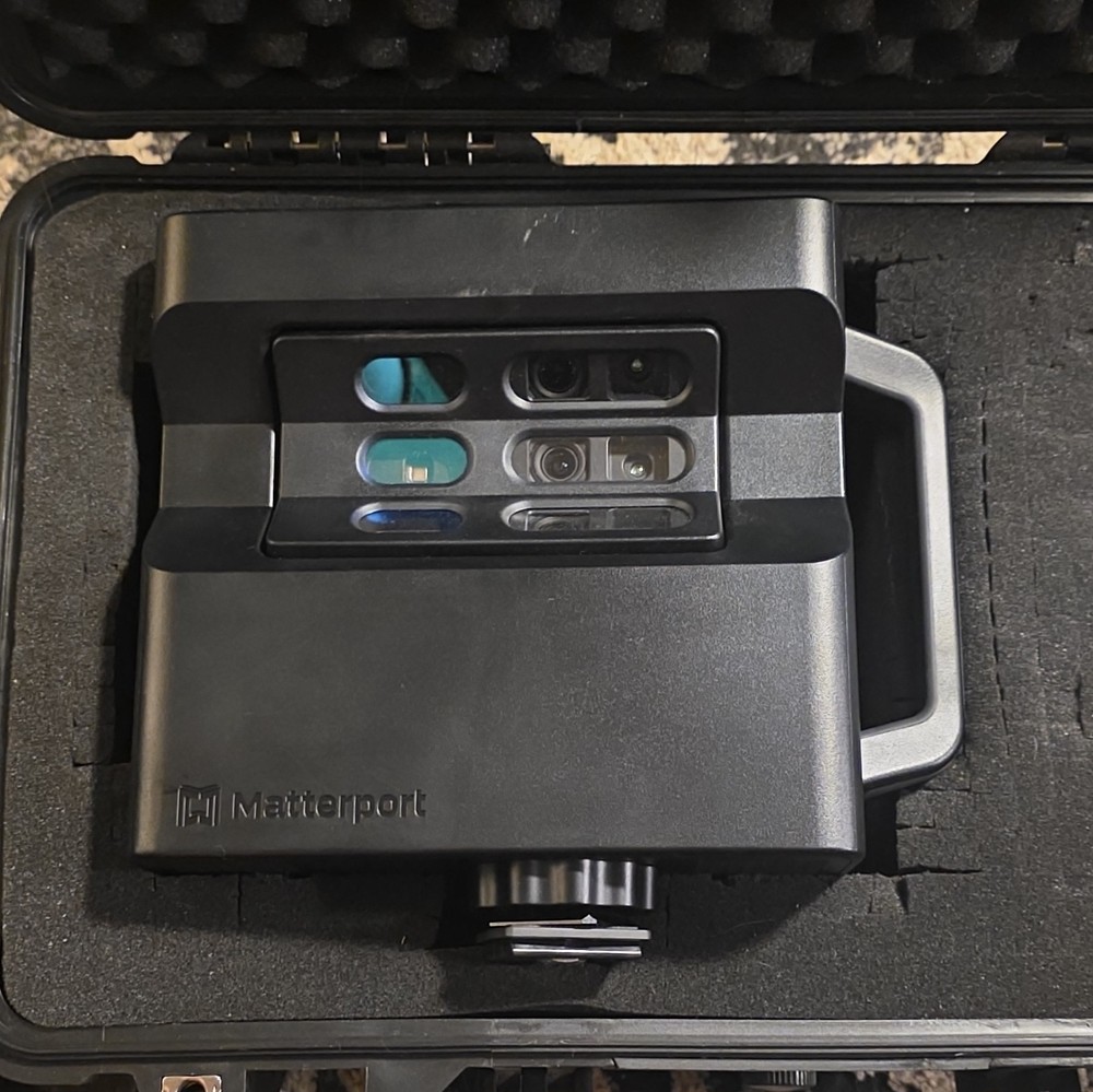 Matterport Pro2 Handheld Structured Light 3D Camera Scanner w/ Hard Case