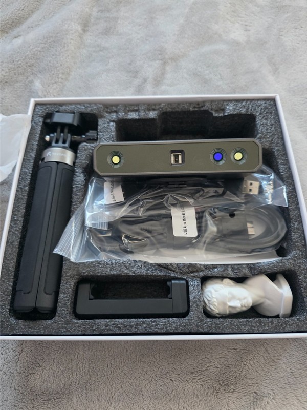 Revopoint MINI 3D Handheld Scanner with Dual-Axis Turntable gallery