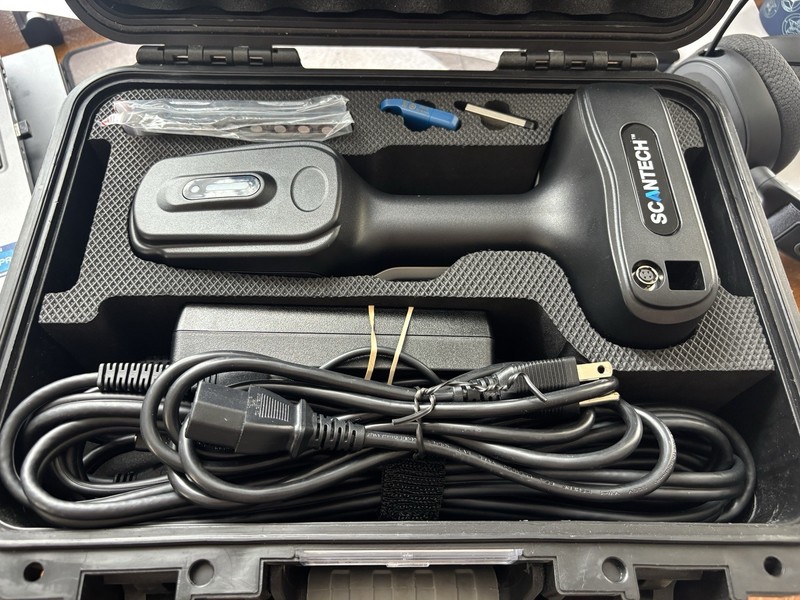 Scantech iReal2E Handheld Color 3D Scanner gallery