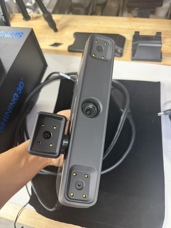 EinScan Pro HD Handheld 3D Scanner 0.2mm Resolution and Turntable w/ Color Pack gallery