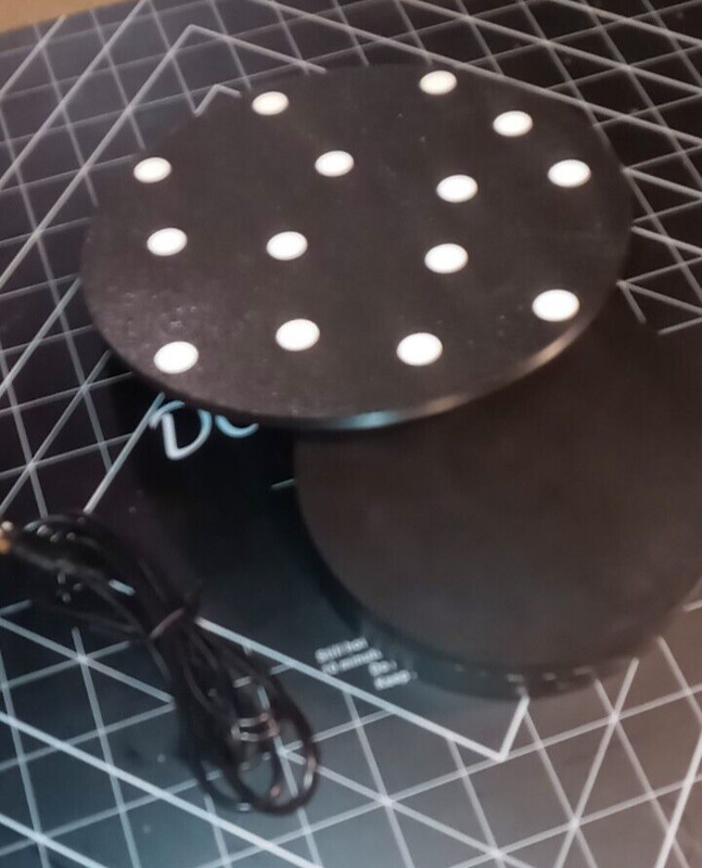 Portable-Turntable for Revopoint RANGE 3D Scanner 8in. gallery