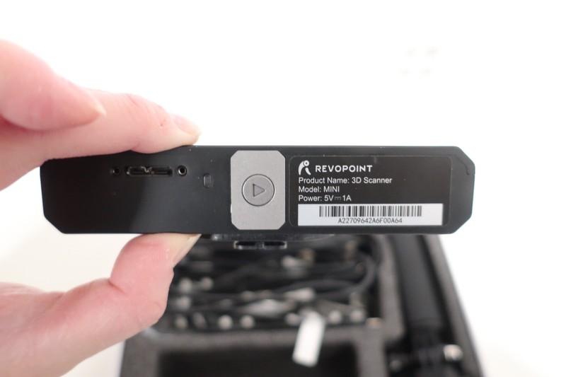 Revopoint MINI Handheld Structured Light 3D Scanner and turntable gallery