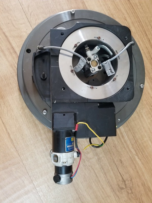 LARGE 31cm TURNTABLE with vacumm table gallery