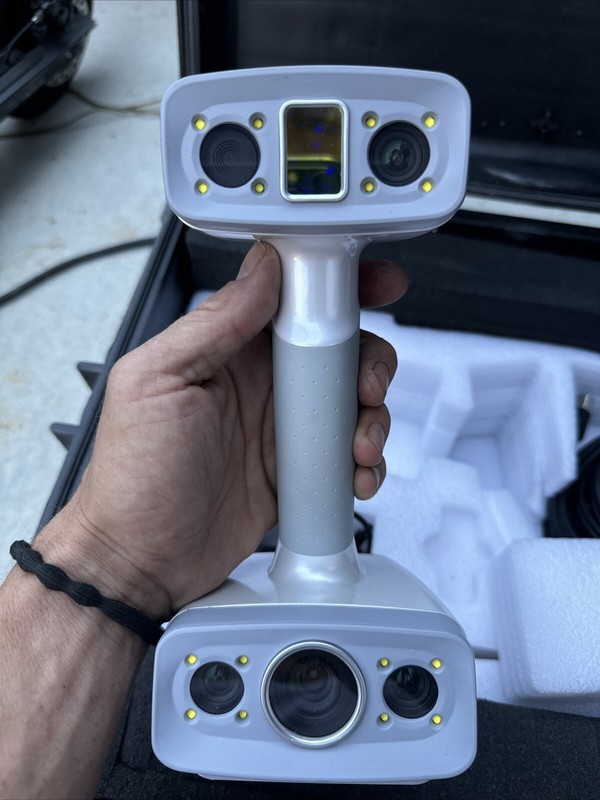 Einscan H HYBRID handheld color 3D scanner, Excellent Condition, in Box gallery
