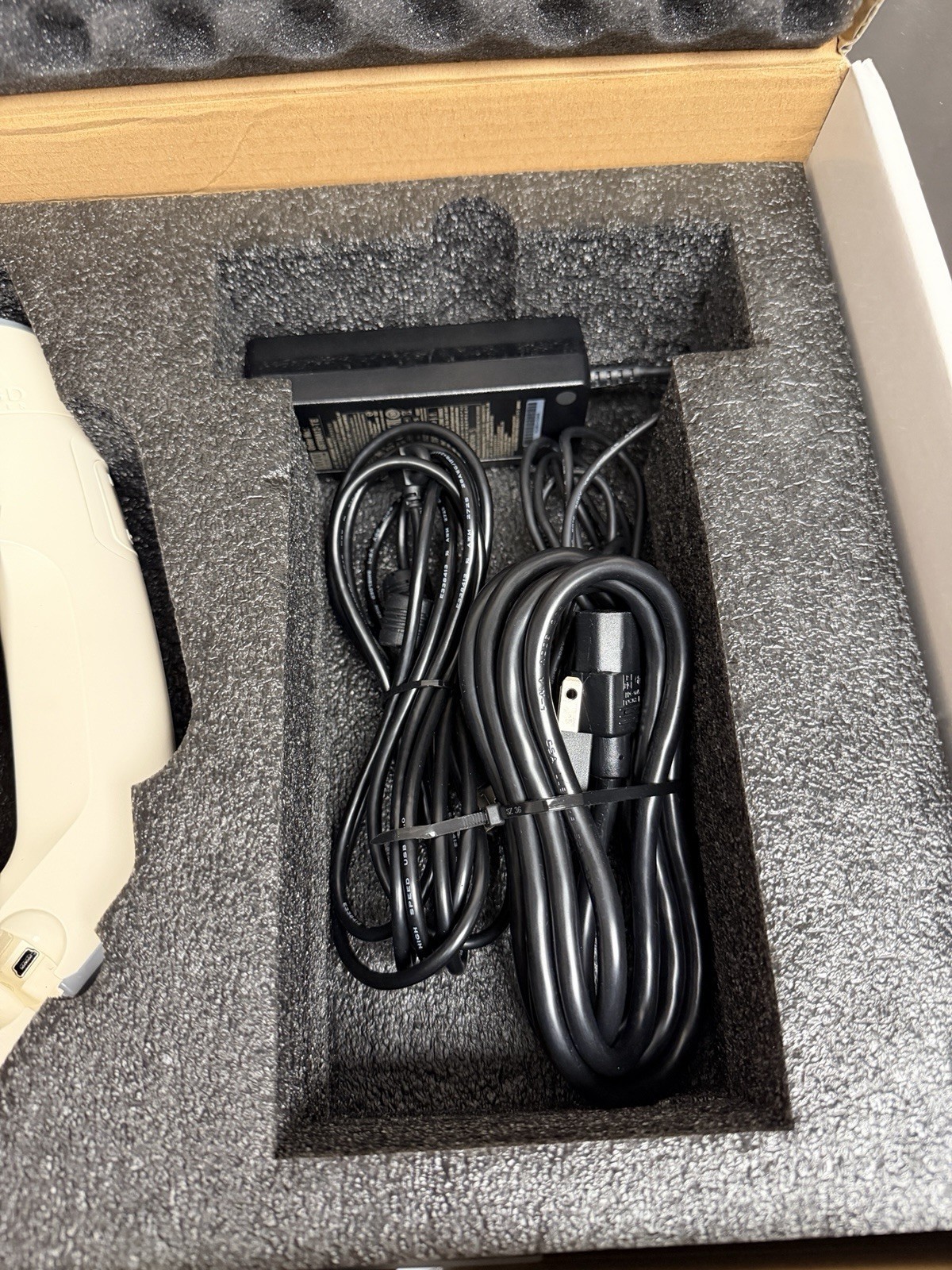 Artec Eva Lite Professional Handheld 3D Scanner Device - Open Box gallery