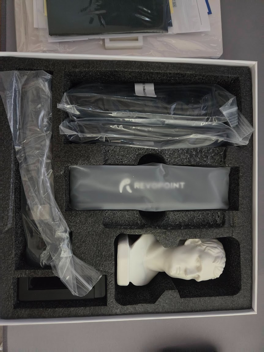 Revopoint POP 2 0.05 mm Precision Color 3D Scanner gallery