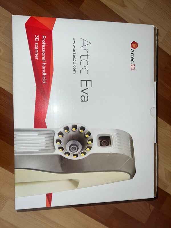Artec Eva 3D Scanner (2021) + Battery Pack + Leather Case - Barely Used (5 hrs) gallery