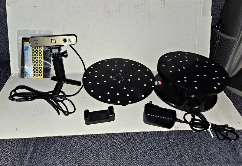 RevoPoint Mini 3D Scanner, Dual Axis Turn table, Barely used gallery