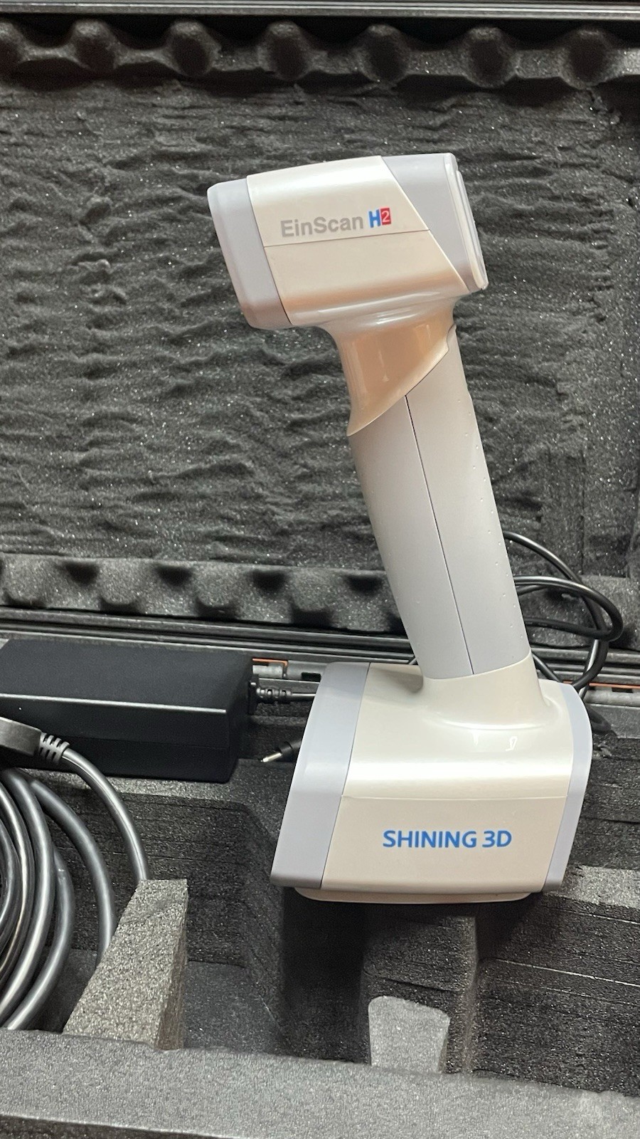 SHINING (EinScan H2) Hybrid LED & Infrared Light Handheld Color gallery